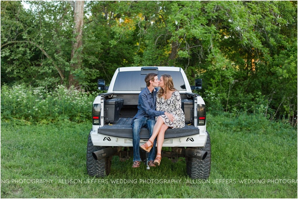 Kerrville engagement Session with wildflowers_0014
