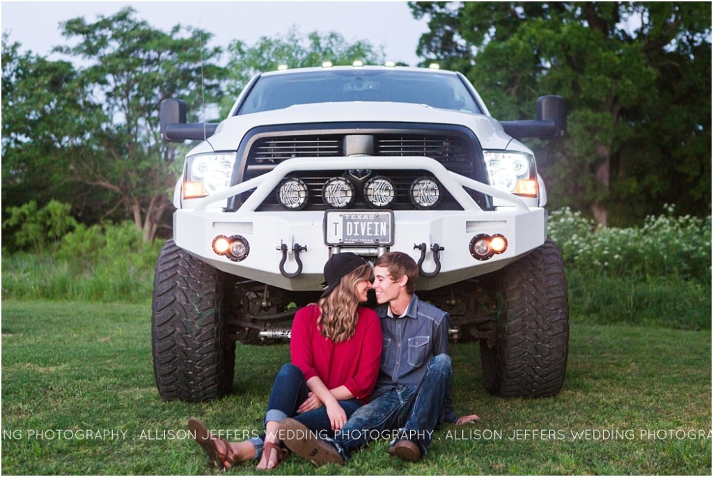 Kerrville engagement Session with wildflowers_0025