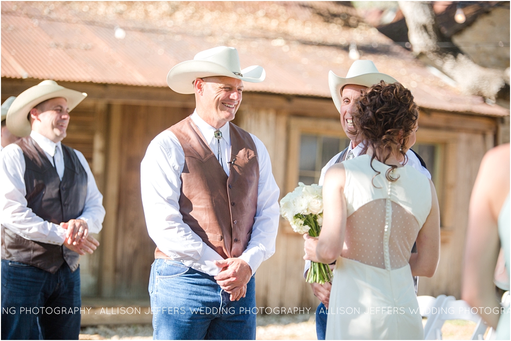 Texas Themed Wedding at Sisterdale Dancehall Boerne Wedding Photographer_0040