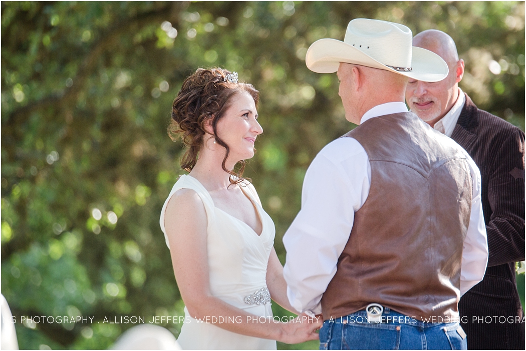 Texas Themed Wedding at Sisterdale Dancehall Boerne Wedding Photographer_0046