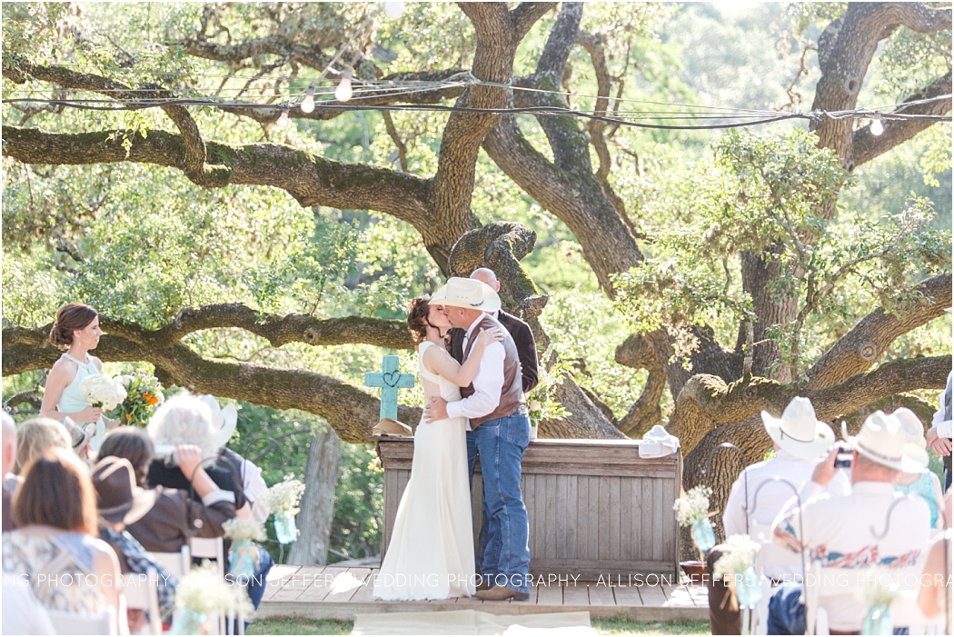 Texas Themed Wedding at Sisterdale Dancehall Boerne Wedding Photographer_0055