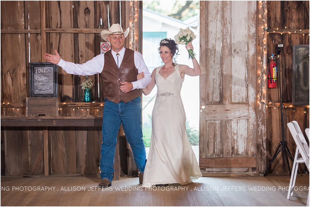 Texas Themed Wedding at Sisterdale Dancehall Boerne Wedding Photographer_0083