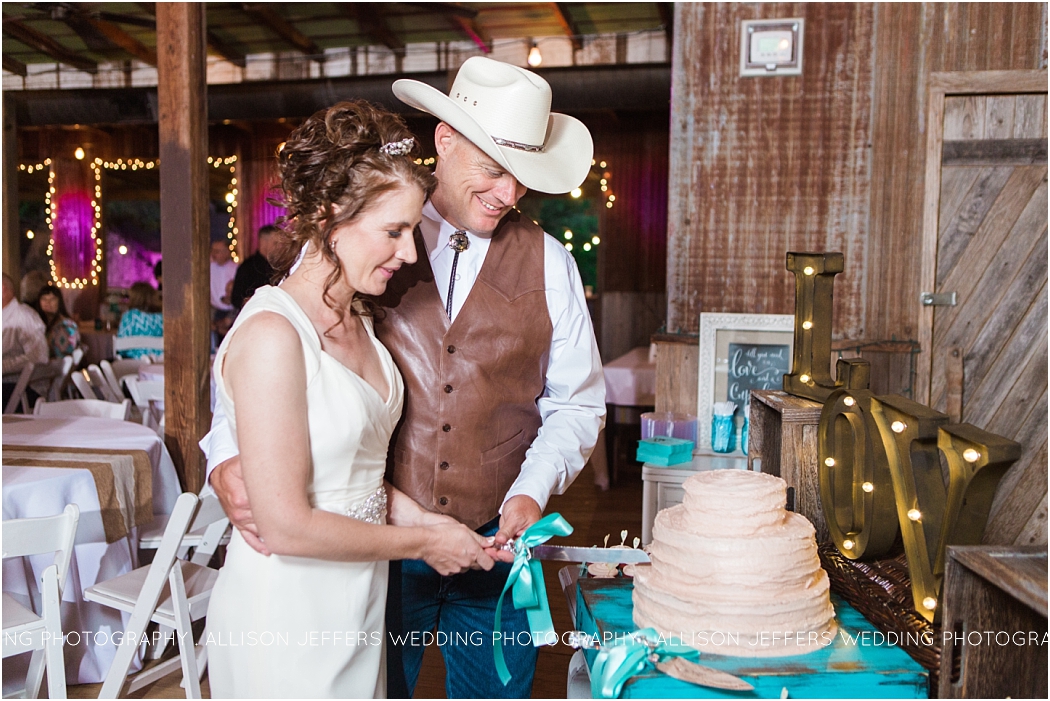 Texas Themed Wedding at Sisterdale Dancehall Boerne Wedding Photographer_0096
