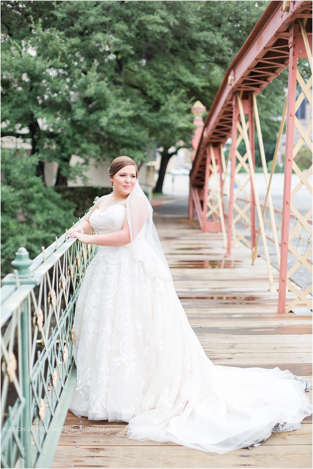 Bridal Session photos at Southwest School of Art. San Antonio wedding photographer_0009