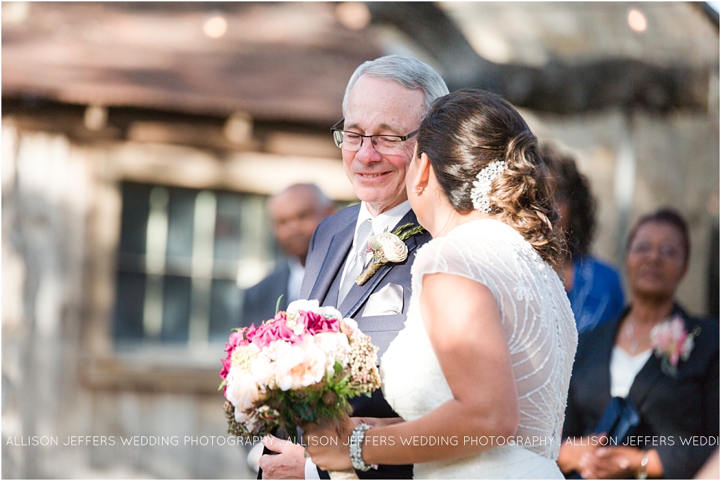 a-fall-wedding-at-sisterdale-dancehall-by-allison-jeffers-wedding-photography_0034