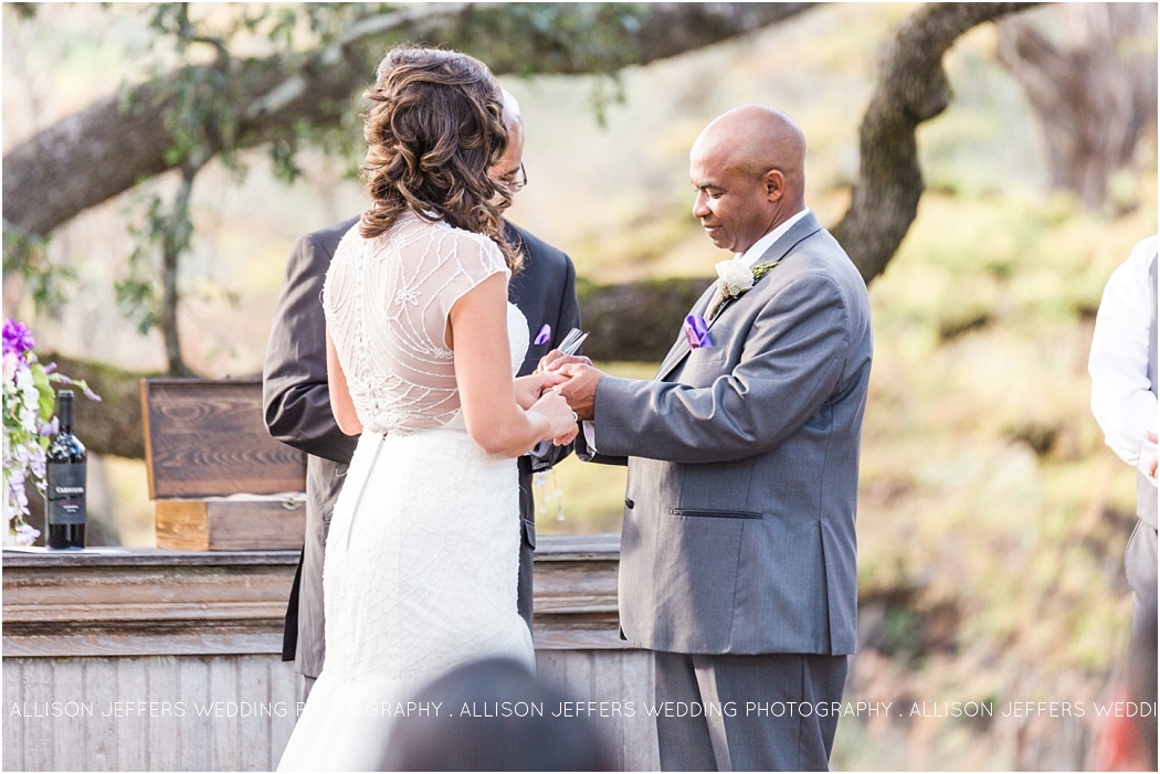 a-fall-wedding-at-sisterdale-dancehall-by-allison-jeffers-wedding-photography_0040