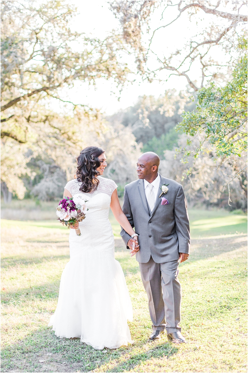 a-fall-wedding-at-sisterdale-dancehall-by-allison-jeffers-wedding-photography_0055