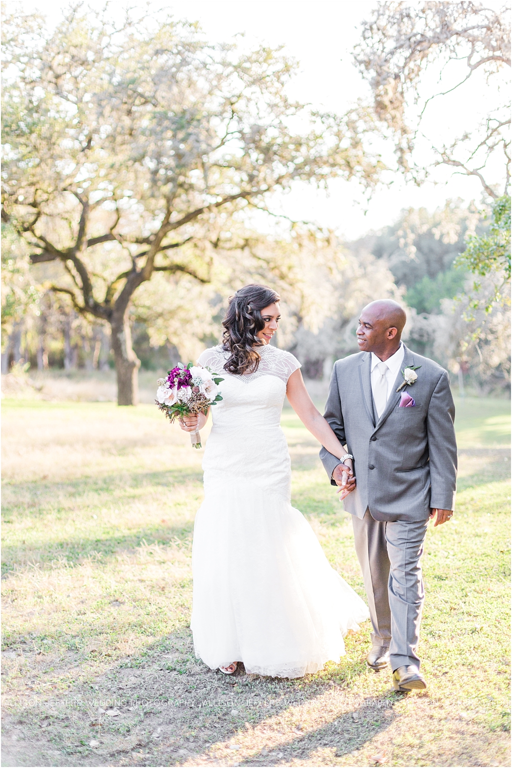 a-fall-wedding-at-sisterdale-dancehall-by-allison-jeffers-wedding-photography_0059