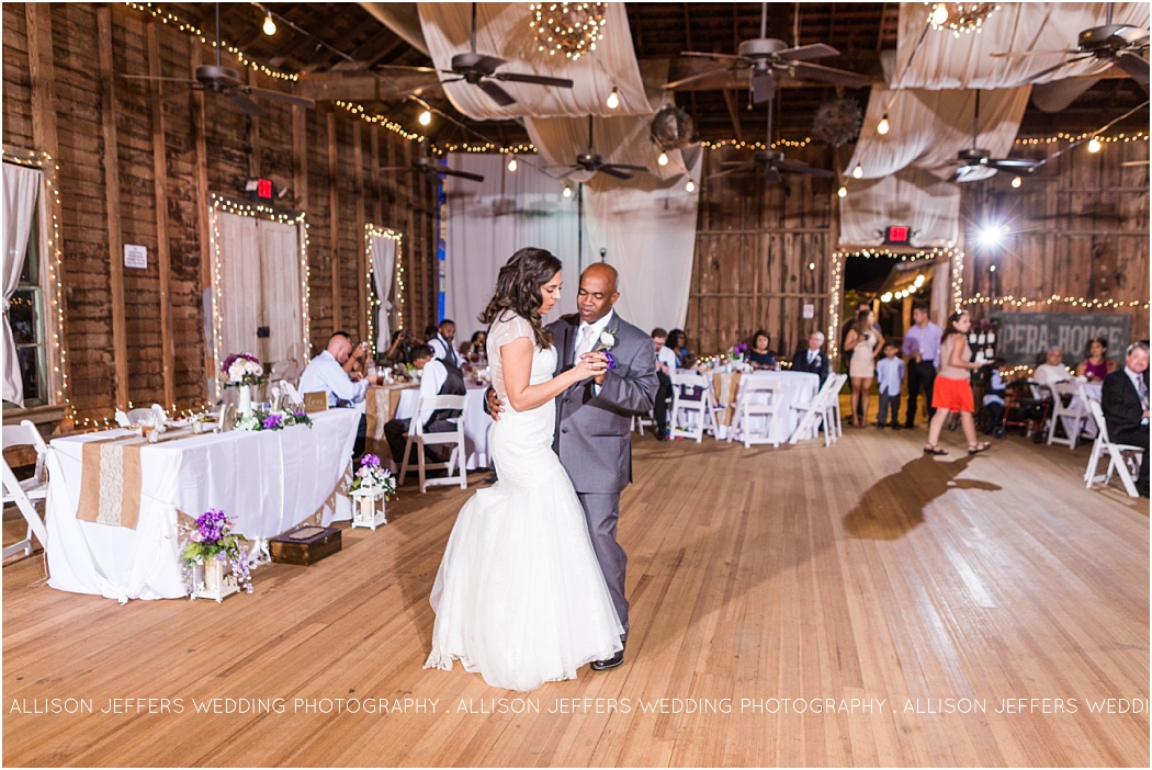 a-fall-wedding-at-sisterdale-dancehall-by-allison-jeffers-wedding-photography_0091
