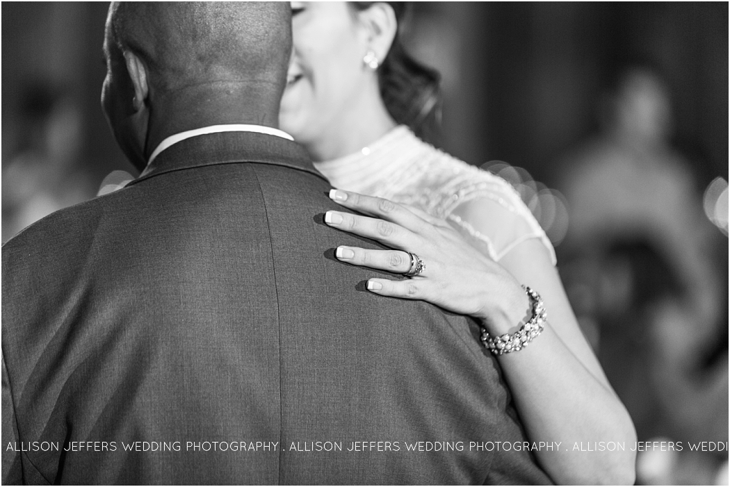 a-fall-wedding-at-sisterdale-dancehall-by-allison-jeffers-wedding-photography_0092