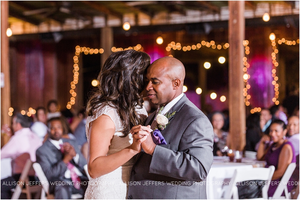 a-fall-wedding-at-sisterdale-dancehall-by-allison-jeffers-wedding-photography_0094
