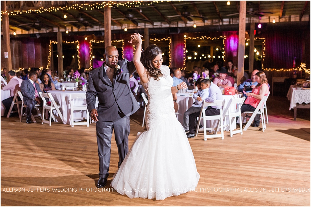 a-fall-wedding-at-sisterdale-dancehall-by-allison-jeffers-wedding-photography_0097