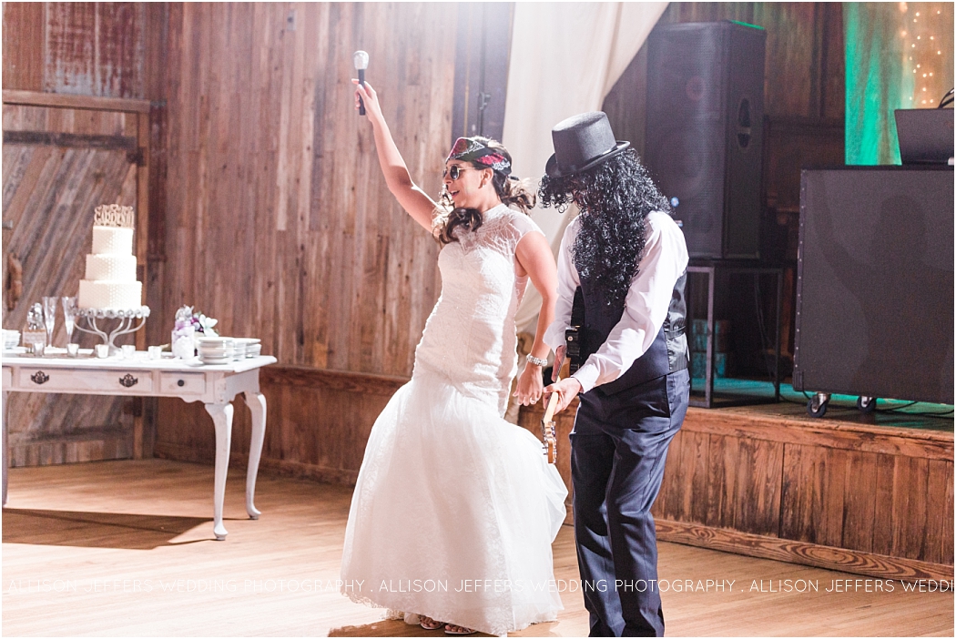 a-fall-wedding-at-sisterdale-dancehall-by-allison-jeffers-wedding-photography_0105