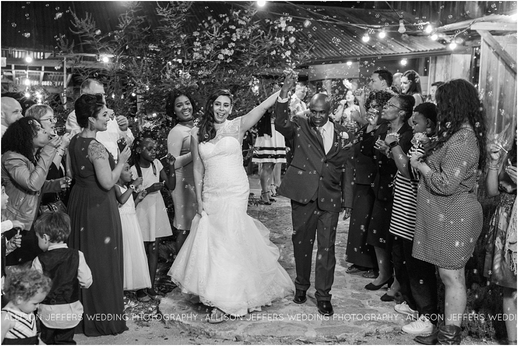a-fall-wedding-at-sisterdale-dancehall-by-allison-jeffers-wedding-photography_0130