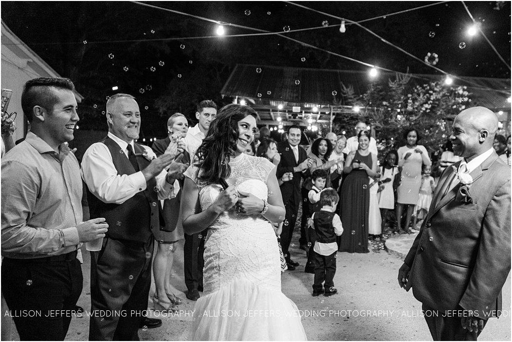 a-fall-wedding-at-sisterdale-dancehall-by-allison-jeffers-wedding-photography_0132