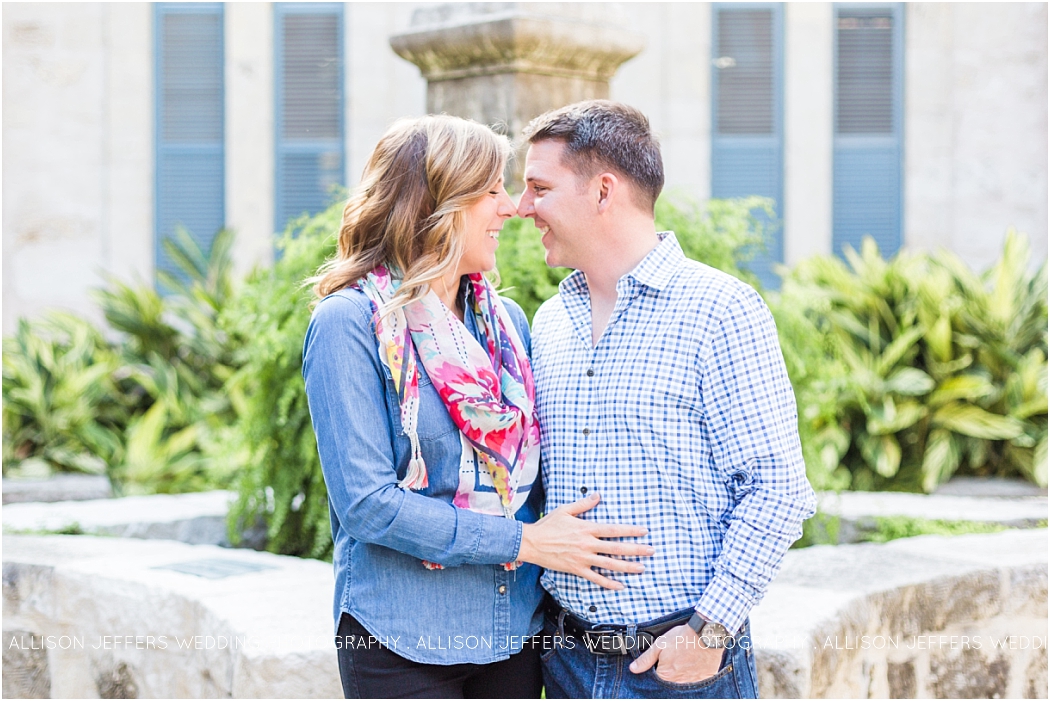 a-fall-engagement-session-at-southwest-school-of-art-in-san-antonio-by-allison-jeffers-wedding-photography_0002
