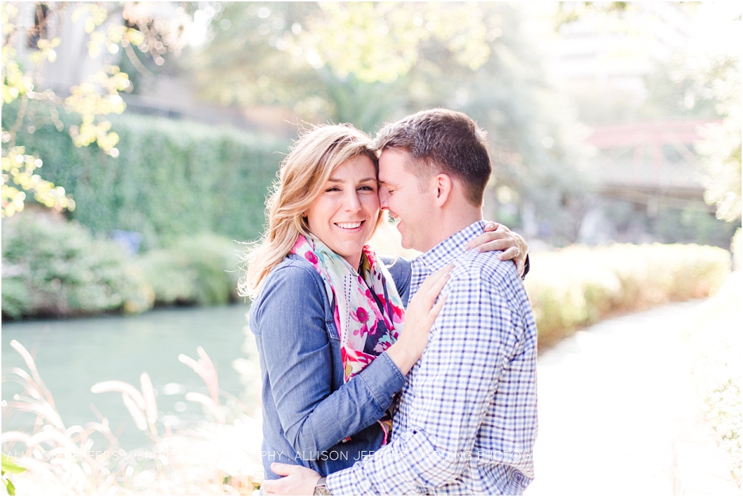 a-fall-engagement-session-at-southwest-school-of-art-in-san-antonio-by-allison-jeffers-wedding-photography_0016
