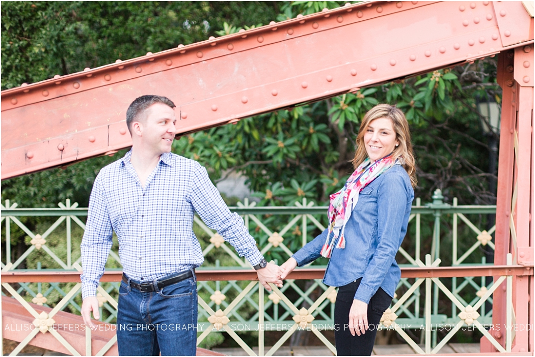 a-fall-engagement-session-at-southwest-school-of-art-in-san-antonio-by-allison-jeffers-wedding-photography_0027
