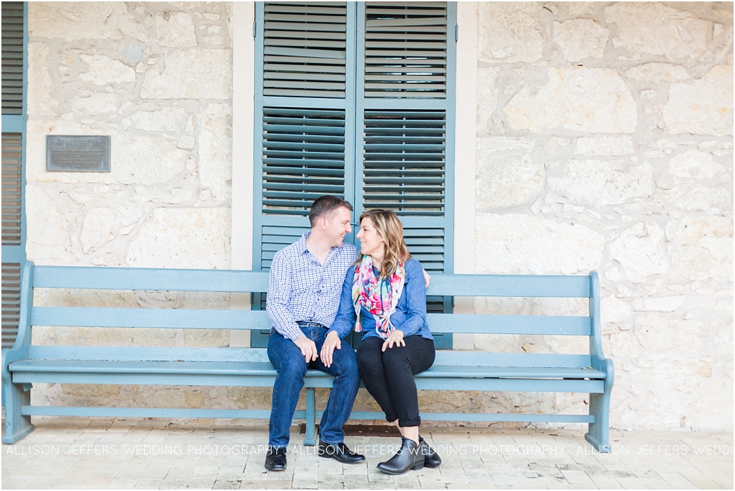 a-fall-engagement-session-at-southwest-school-of-art-in-san-antonio-by-allison-jeffers-wedding-photography_0029