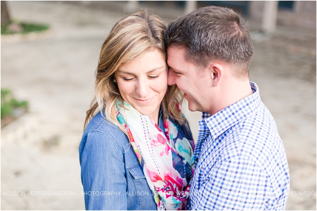 a-fall-engagement-session-at-southwest-school-of-art-in-san-antonio-by-allison-jeffers-wedding-photography_0035