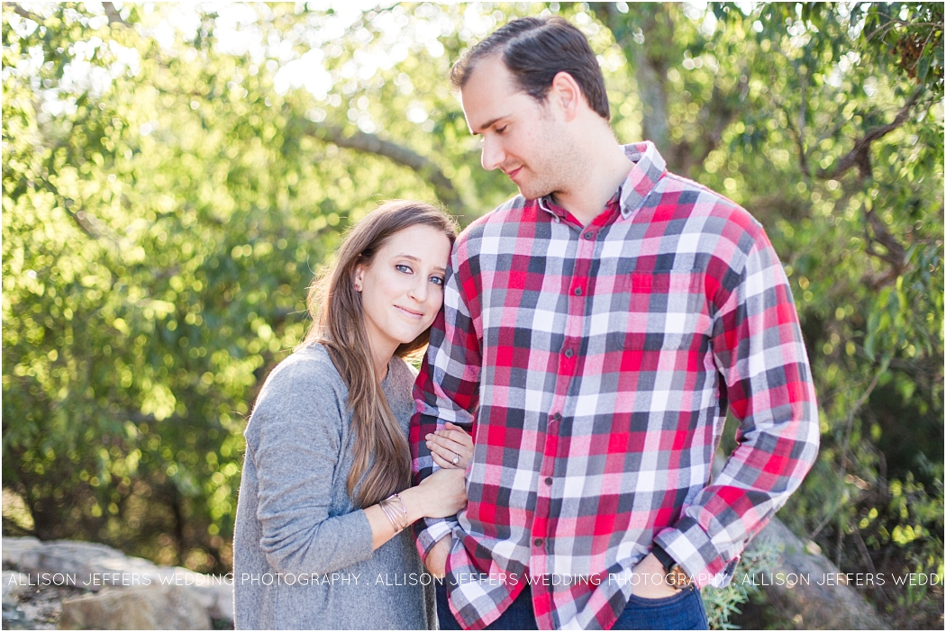 a-fall-engagement-session-in-fredericksburg-texas-by-allison-jeffers-wedding-photography_0002
