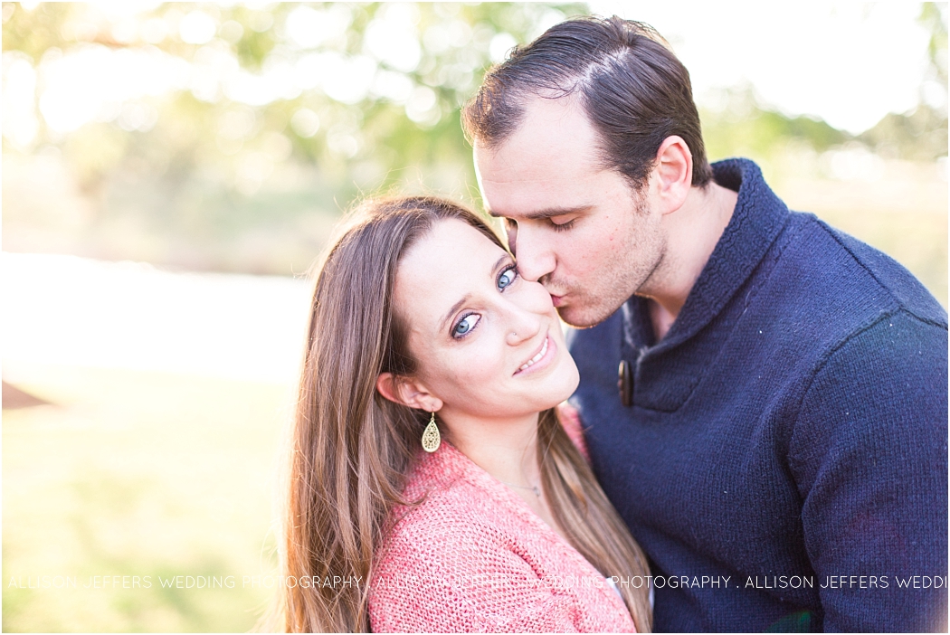 a-fall-engagement-session-in-fredericksburg-texas-by-allison-jeffers-wedding-photography_0022