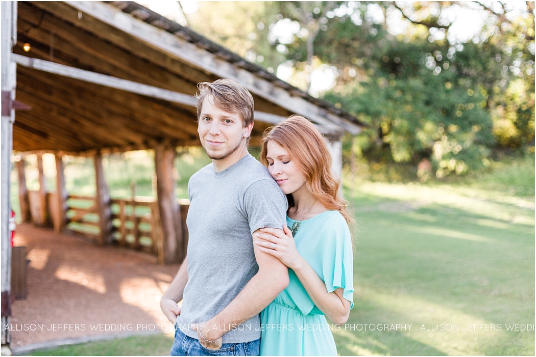 a-romantic-engagement-session-at-cherokee-rose-wedding-venue-in-comfort-texas_0020