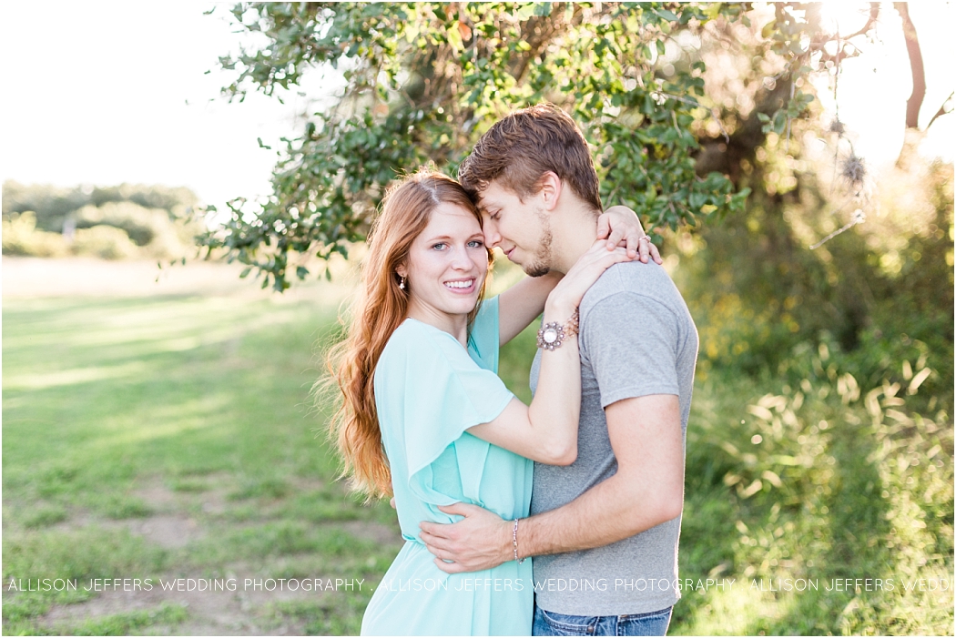 a-romantic-engagement-session-at-cherokee-rose-wedding-venue-in-comfort-texas_0031