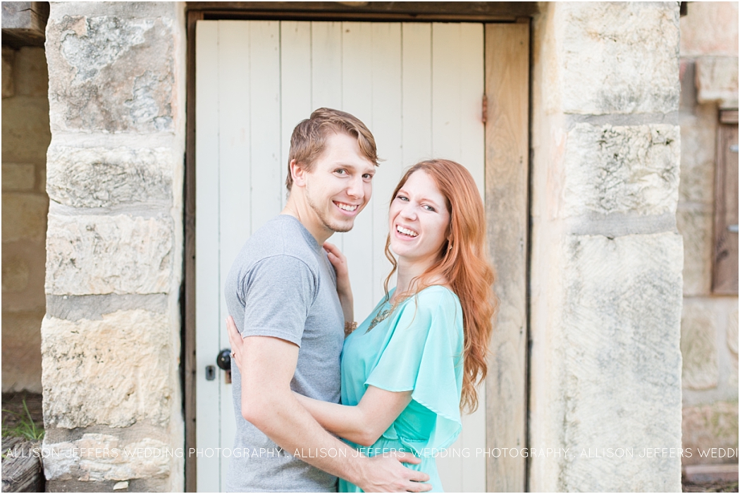 a-romantic-engagement-session-at-cherokee-rose-wedding-venue-in-comfort-texas_0033