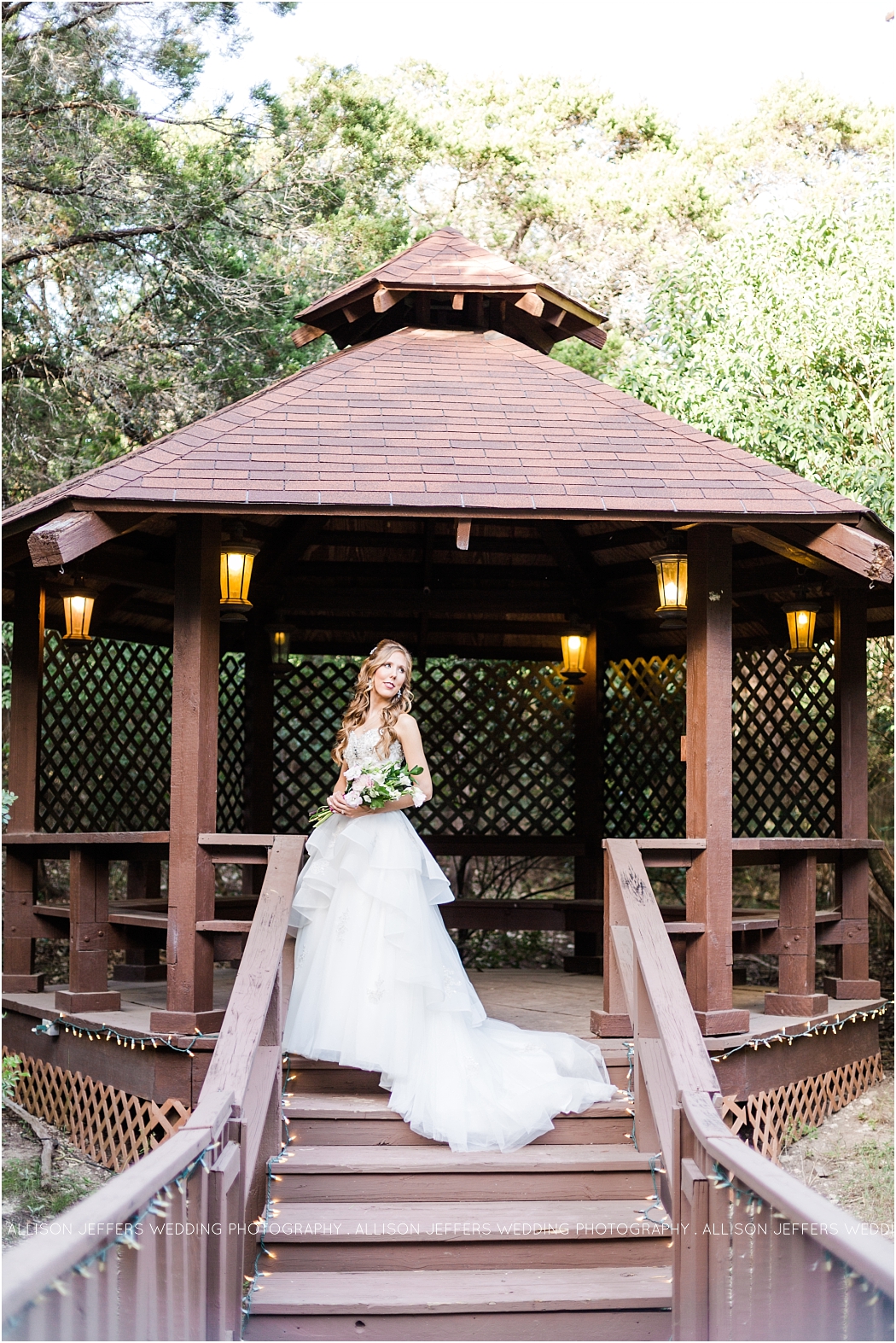 bridal-session-at-scenic-springs-wedding-venue-in-helotes-texas_0008