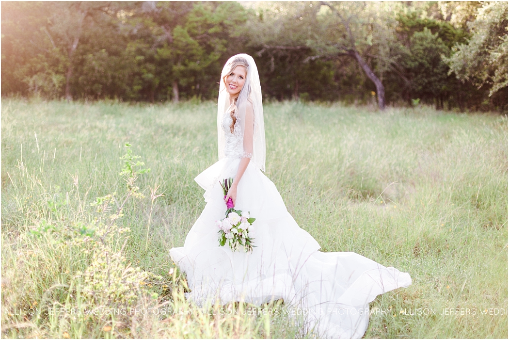 bridal-session-at-scenic-springs-wedding-venue-in-helotes-texas_0009