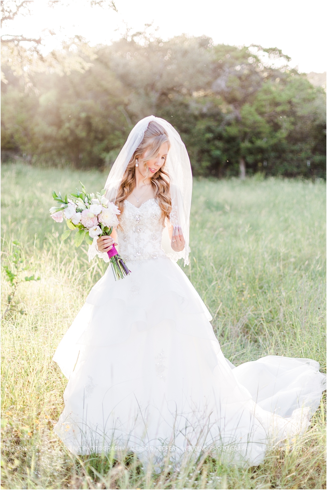 bridal-session-at-scenic-springs-wedding-venue-in-helotes-texas_0012