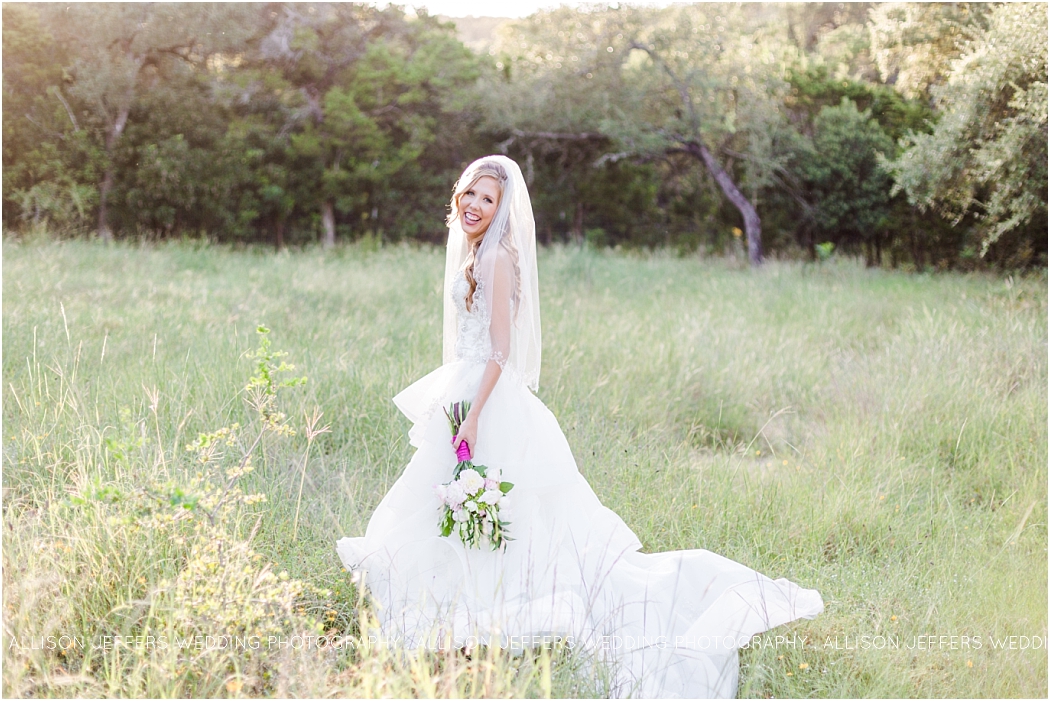 bridal-session-at-scenic-springs-wedding-venue-in-helotes-texas_0013