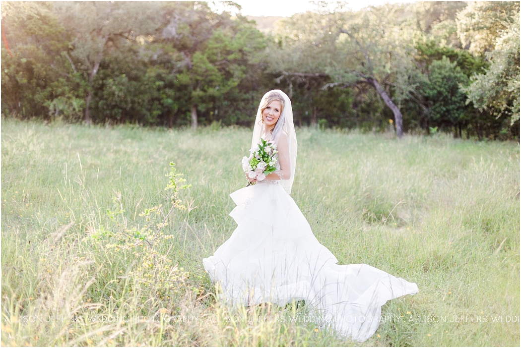 bridal-session-at-scenic-springs-wedding-venue-in-helotes-texas_0017