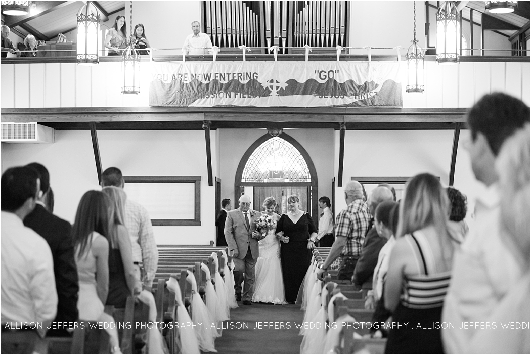 pastel-wedding-at-holy-ghost-lutheran-church-in-fredericksburg-texas-fredericksburg-wedding-photographer_0024