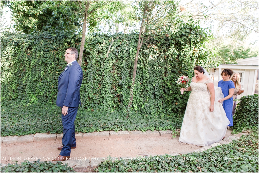 whimsical-hoffman-haus-wedding-in-fredericksburg-texas-by-allison-jeffers-wedding-photography_0021