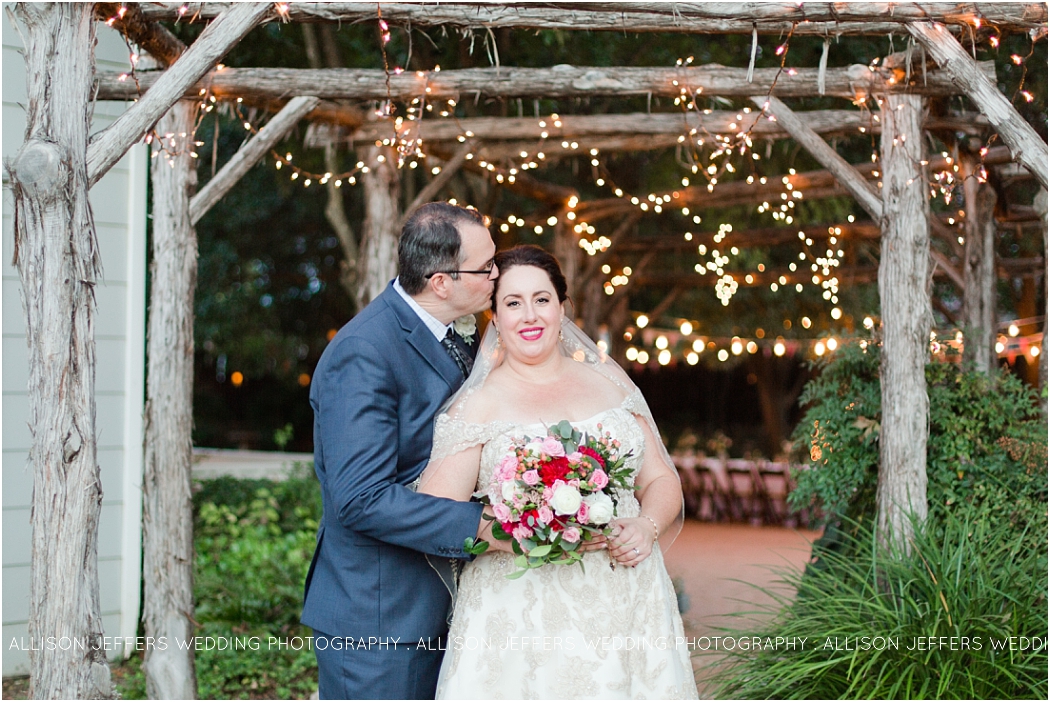 whimsical-hoffman-haus-wedding-in-fredericksburg-texas-by-allison-jeffers-wedding-photography_0057