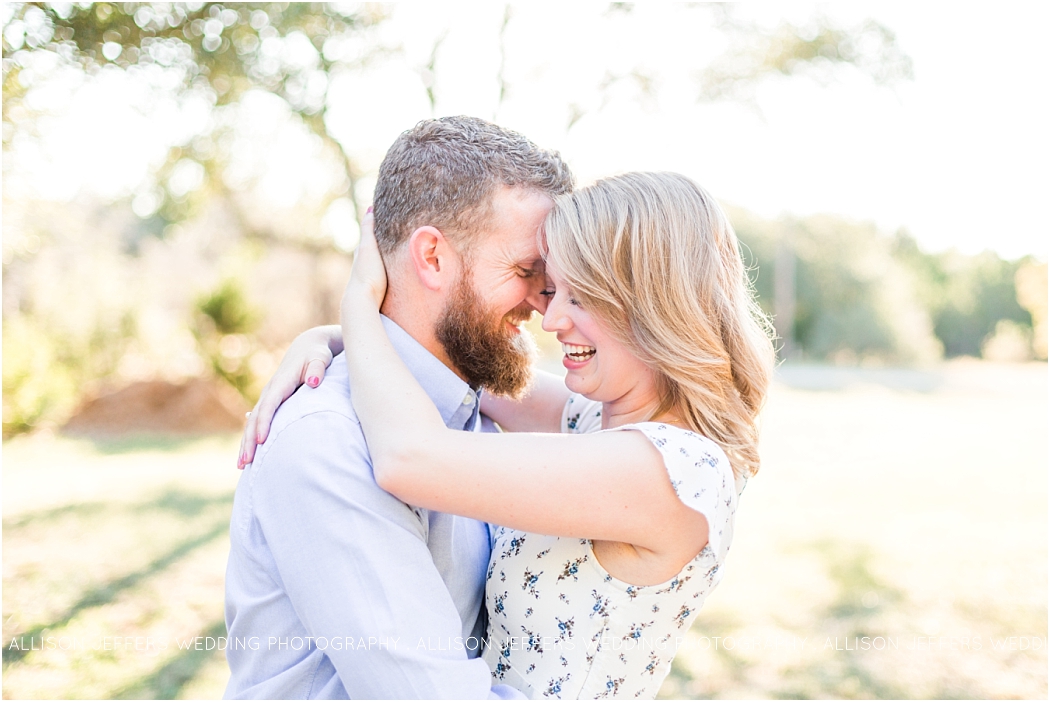 natural-engagement-session-in-austin-texas-by-allison-jeffers-wedding-photography_0003