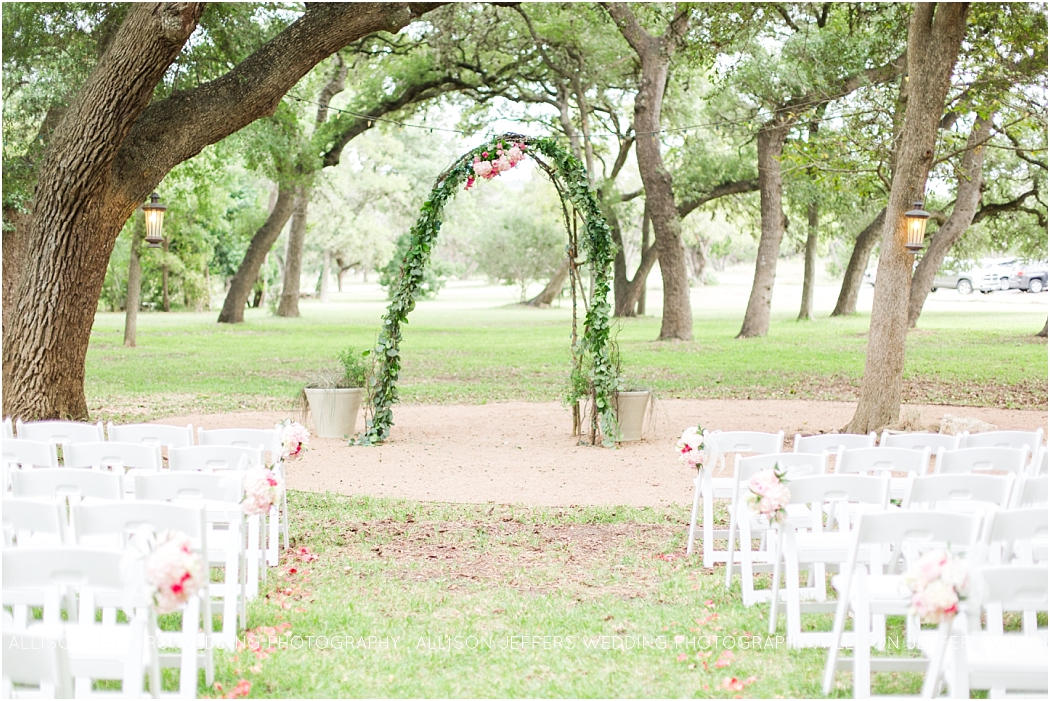 raspberry-wedding-at-scenic-springs-wedding-venue-san-antonio-texas_0035