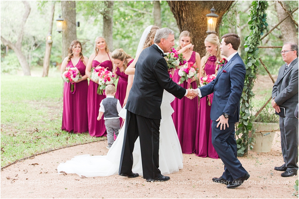 raspberry-wedding-at-scenic-springs-wedding-venue-san-antonio-texas_0054
