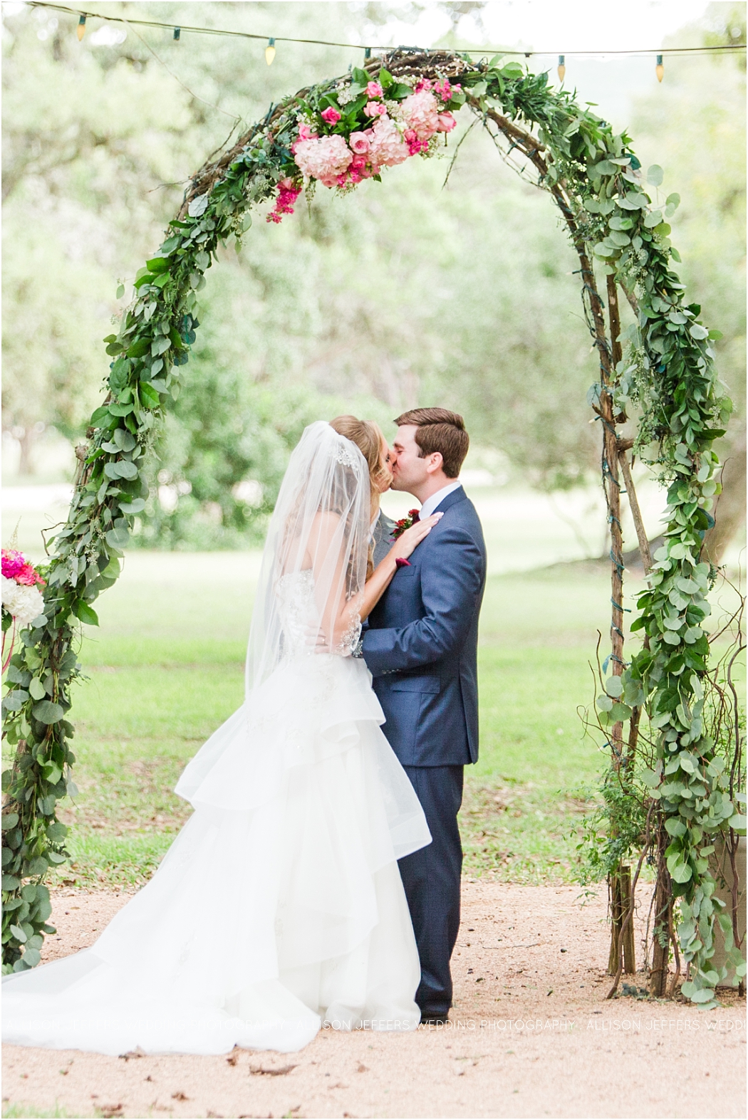 raspberry-wedding-at-scenic-springs-wedding-venue-san-antonio-texas_0067