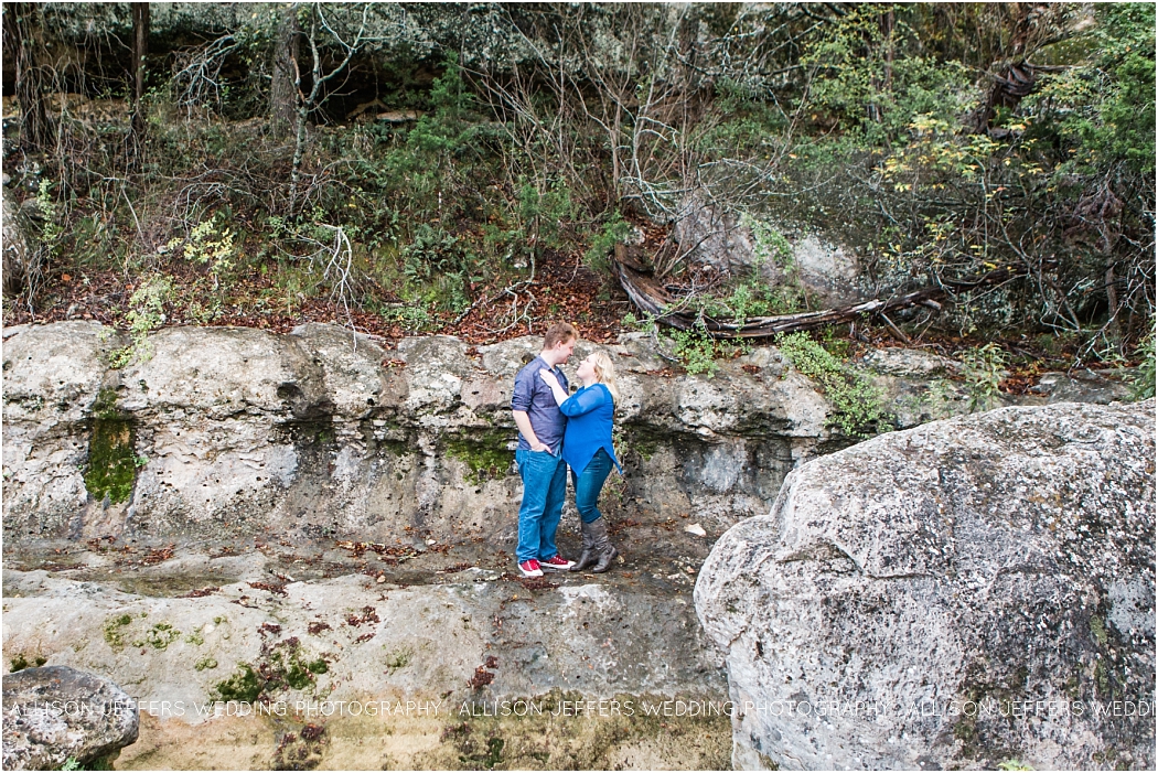 a-fall-engagement-session-at-cw-hill-country-ranch-in-boerne-texas-by-allison-jeffers-wedding-photography_0014