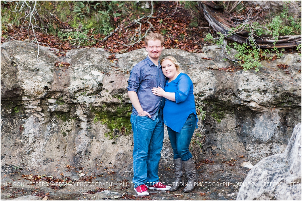 a-fall-engagement-session-at-cw-hill-country-ranch-in-boerne-texas-by-allison-jeffers-wedding-photography_0015