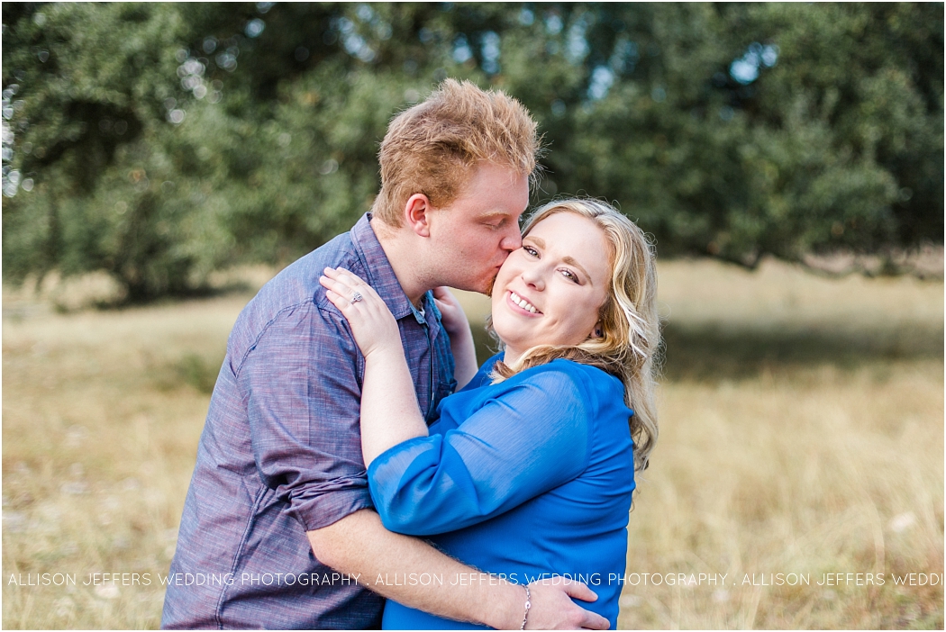 a-fall-engagement-session-at-cw-hill-country-ranch-in-boerne-texas-by-allison-jeffers-wedding-photography_0017