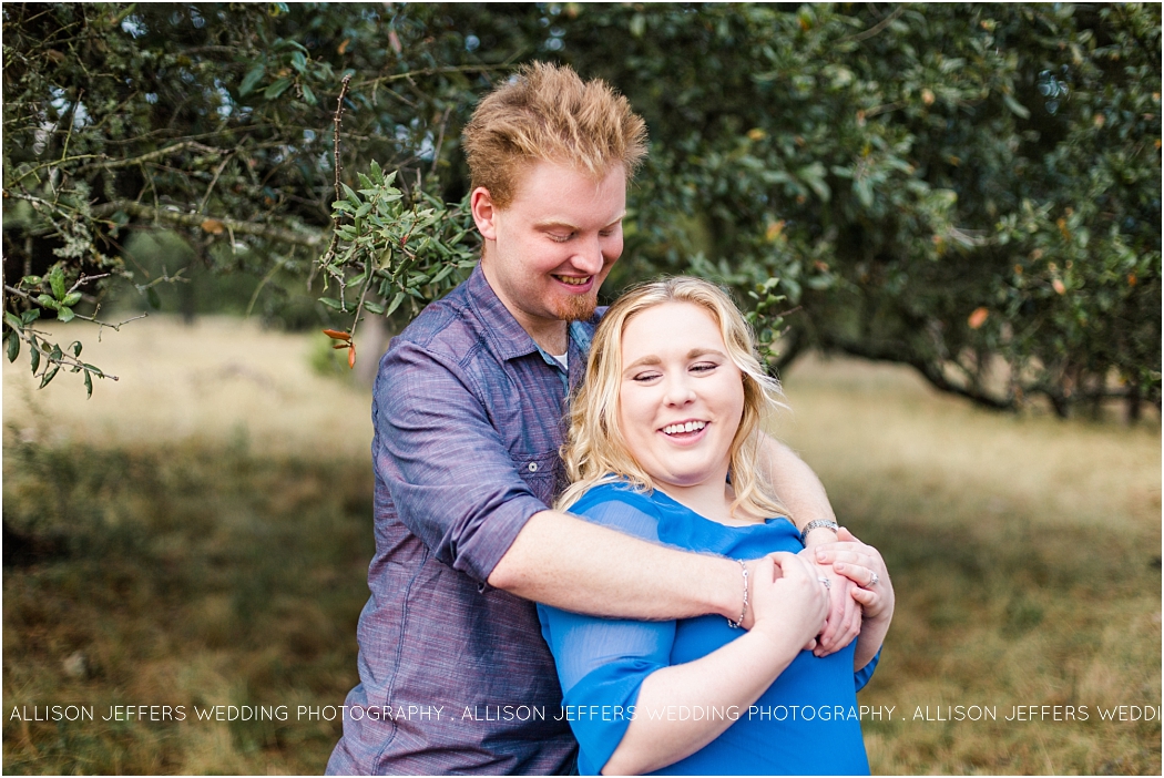 a-fall-engagement-session-at-cw-hill-country-ranch-in-boerne-texas-by-allison-jeffers-wedding-photography_0018
