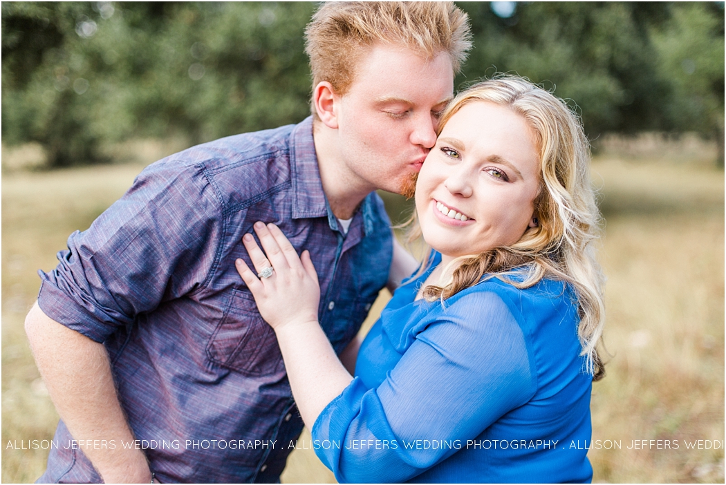 a-fall-engagement-session-at-cw-hill-country-ranch-in-boerne-texas-by-allison-jeffers-wedding-photography_0019