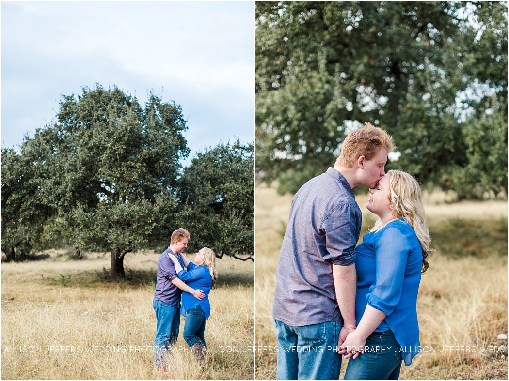 a-fall-engagement-session-at-cw-hill-country-ranch-in-boerne-texas-by-allison-jeffers-wedding-photography_0022