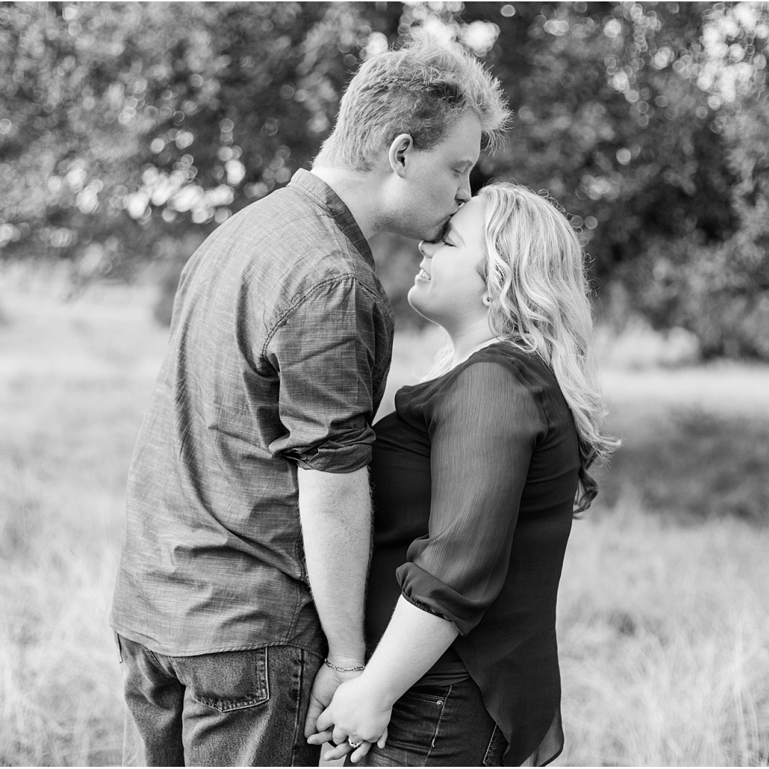 a-fall-engagement-session-at-cw-hill-country-ranch-in-boerne-texas-by-allison-jeffers-wedding-photography_0024