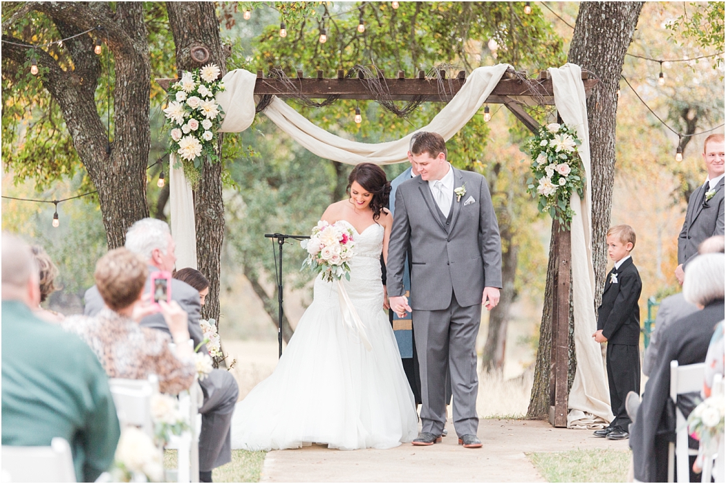 a-blush-cranberry-fall-wedding-at-cw-hill-country-ranch-in-boerne-texas-by-allison-jeffers-wedding-photography-boerne-wedding-photographer_0042