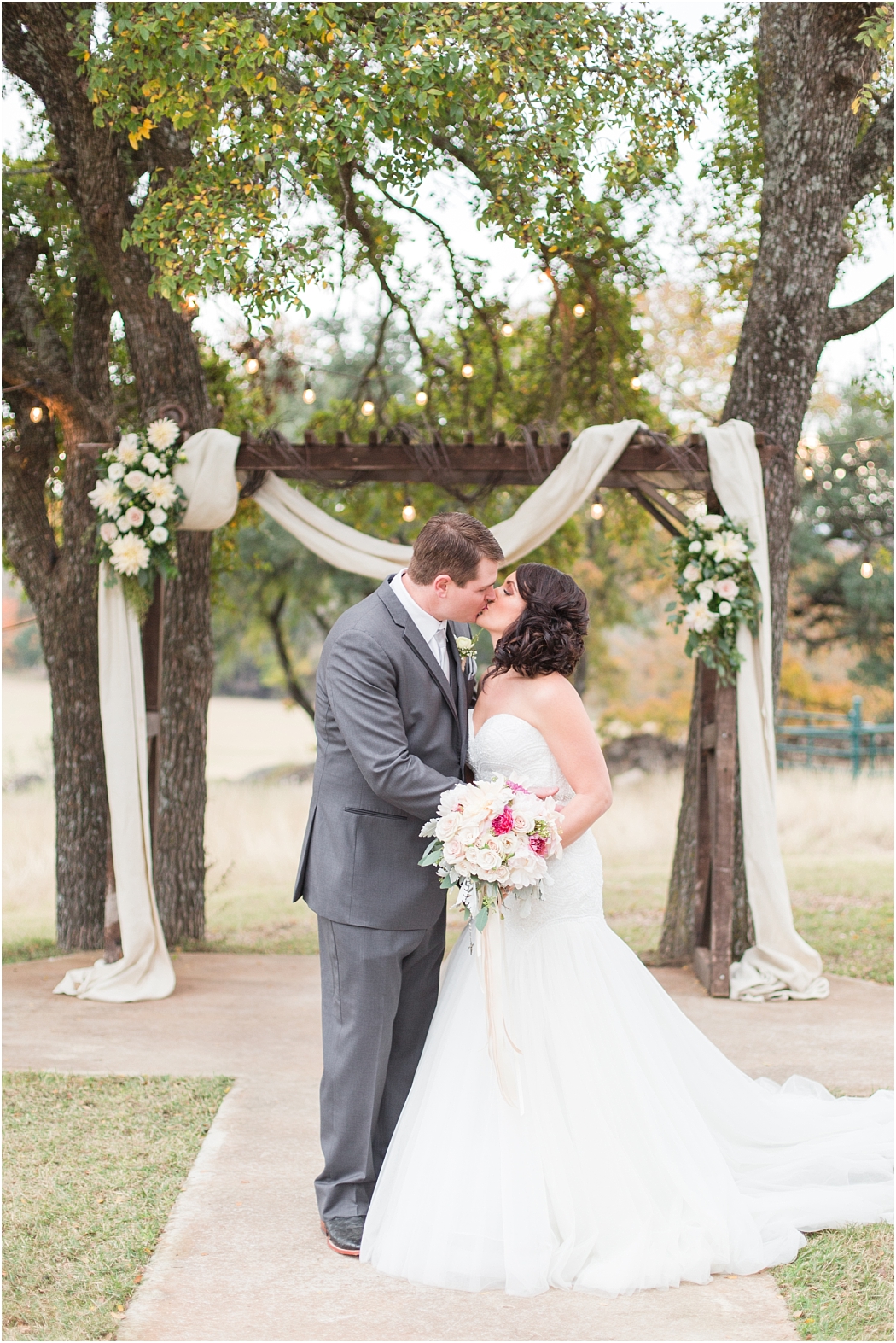 a-blush-cranberry-fall-wedding-at-cw-hill-country-ranch-in-boerne-texas-by-allison-jeffers-wedding-photography-boerne-wedding-photographer_0054